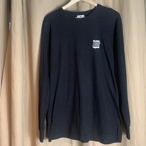 Undefeated large long sleeve shirt